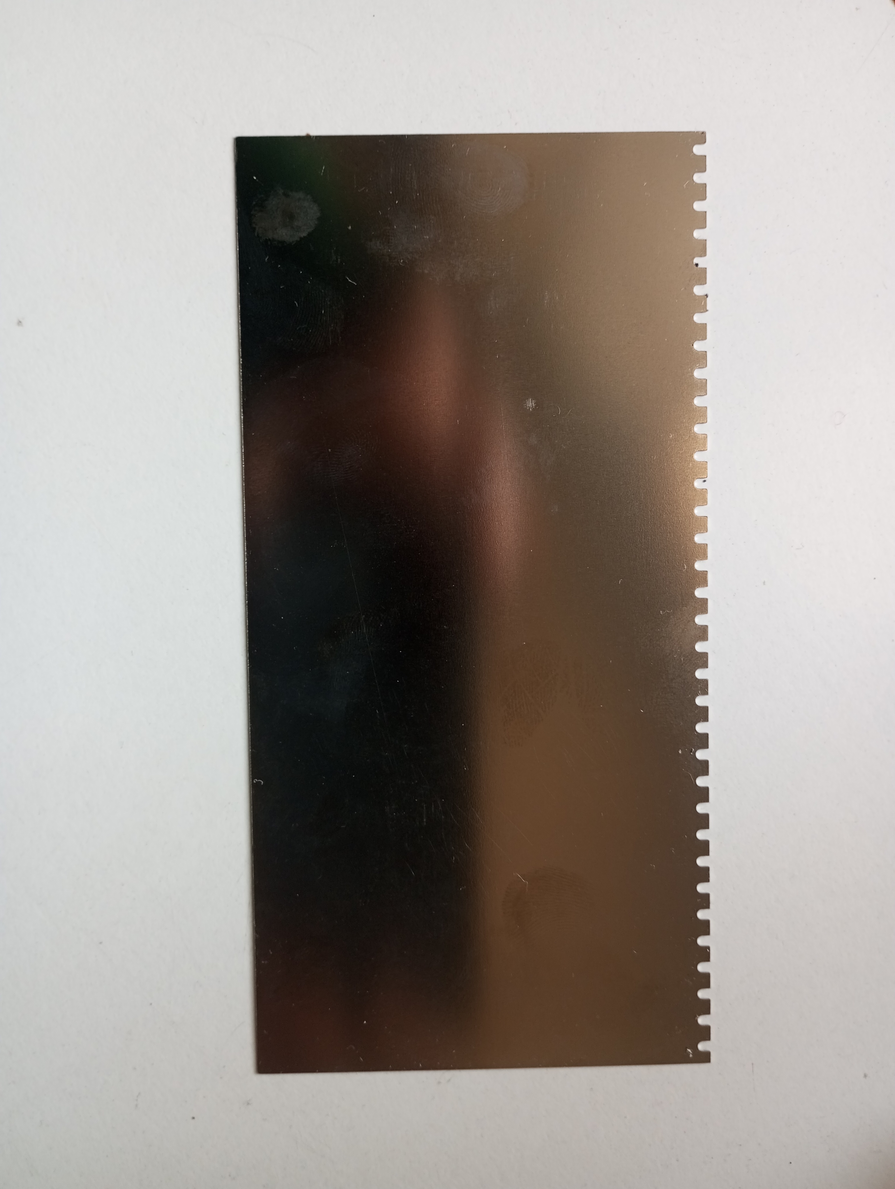 Lama rectangular dentada